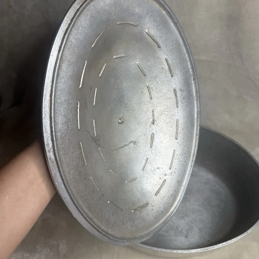 Vintage Cast Aluminum Heavy Oval Roaster Dutch Oven with Dome‎ Lid